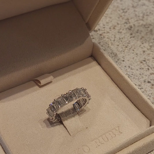 Emerald eternity ring Platinum 💍