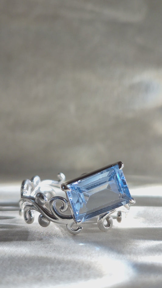 Aquamarine with silver ring
